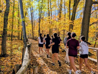 Course en sentier au centre écologique Fernand-Seguin